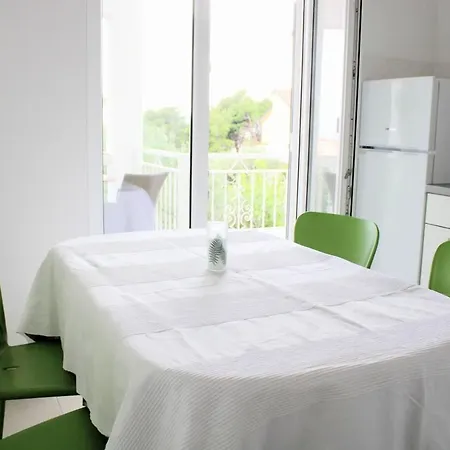 Apartment White Idyll, 3 Bedrooms, 3 Bathrooms, Terrace *