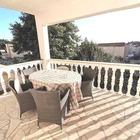 White Idyll, 3 Bedrooms, 3 Bathrooms, Terrace Apartment *