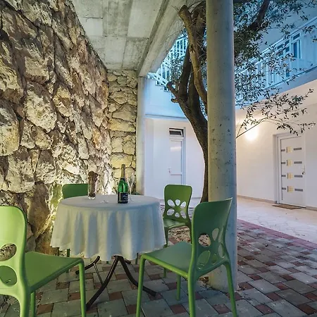 White Idyll, 3 Bedrooms, 3 Bathrooms, Terrace Apartment Promajna
