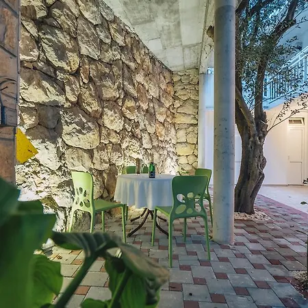 Apartment White Idyll, 3 Bedrooms, 3 Bathrooms, Terrace Promajna